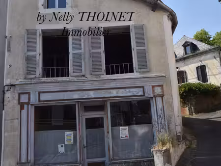 dépt.15, maison de ville, 3 pièces, terrasse et cave.
