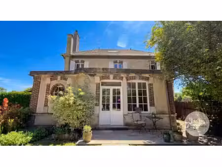 a vendre -maison de caractère 1900 215 m2 6 ch. piscin