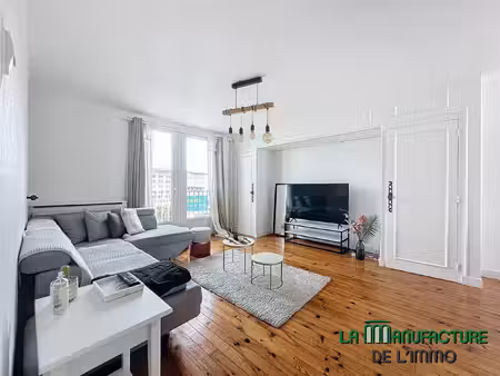 appartement f2 bis meuble avec balcon/ cours fauriel
