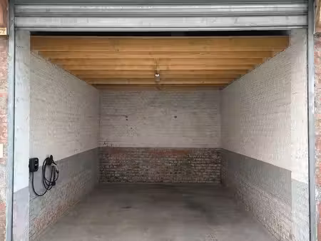 garage 20 m² avec borne de recharge + mezzanine 16 m² – amiens henriville