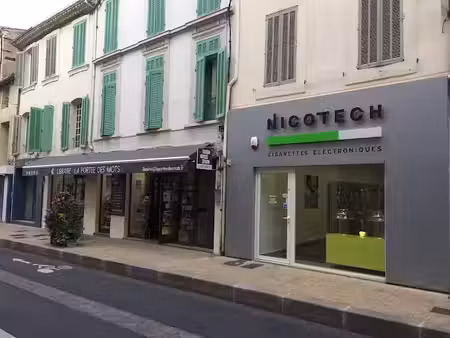salon de provence - local commercial -rue des freres kennedy