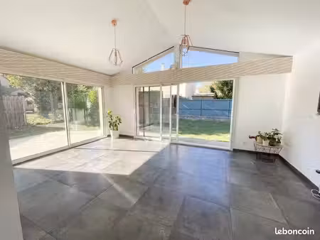 pavillon 5 pièces 126 m²