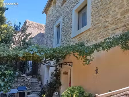 maison dans le village