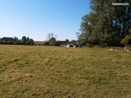 terrain 1 000 m² douvrend