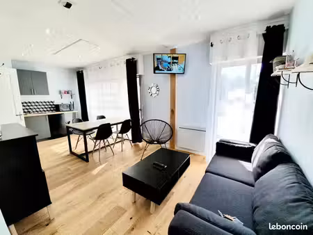 vannes centre-ville – résidence de 4 appartements rénovés – terrasse 33 m² – garage privat
