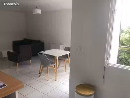 appartement t3 meublé de 53 m² avec terrasse, parking et piscine – cholet
