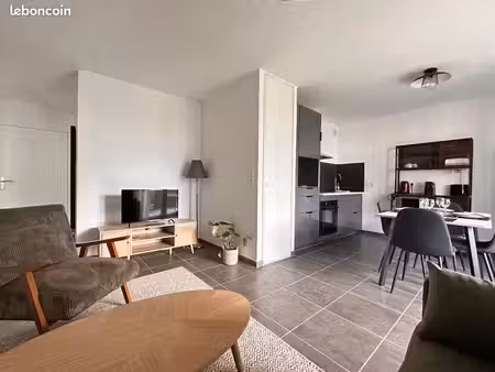 superbe t2 meublé de 89m² avec grand balcon - ferney-voltaire