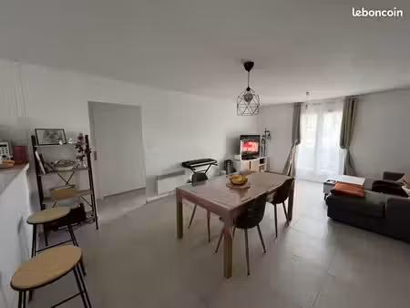 mallemort loue beau t3 avec balcon et parking