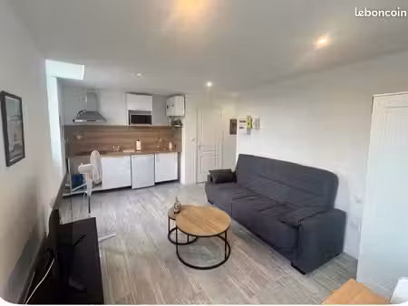 location studio meublé