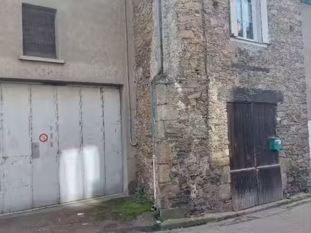 bâtiment 2 pièces 200 m²