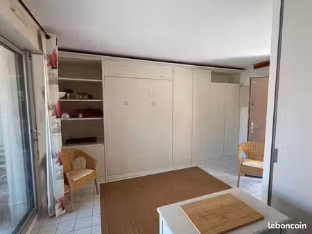 bandol centre – studio meublé 22 m² + loggia 7 m² – proche gare