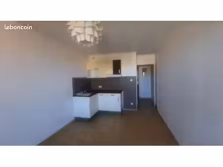 studio lumineux vue dégagée- résidence l'orée de la garde - ascenseur