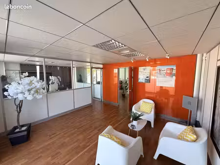 local commercial 160 m² puget-sur-argens