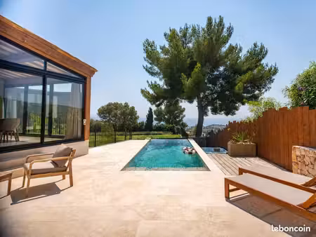villa 6 pièces 181 m²