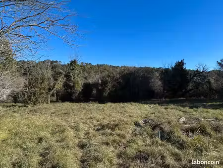 terrain 600 m² carnoules