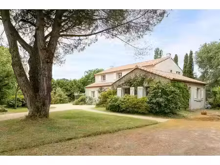 maison gétigné 11 p . 6 chs . bureaux . 274.92 m² . t 6832 m² . garage . cave . salle de j