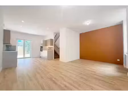 location maison 4 pièces 60 m² à villeurbanne (69100), 1 800 €