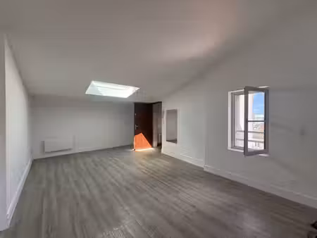 t2 rénové de 40m2 - rue des fours