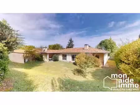 maison de plain-pied avec 3 chambres + son grand garage attenant