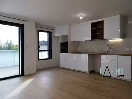 appartement t3 61m2 - balcon + parking - le bouscat