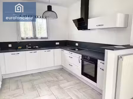 location maison 3 pièces 65.6 m² à la chapelle-saint-luc (10600), 799 €