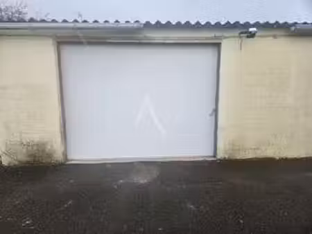 vente garage et parking aux sables-d'olonne (85100) : à vendre / 30m² les sables-d'olonne