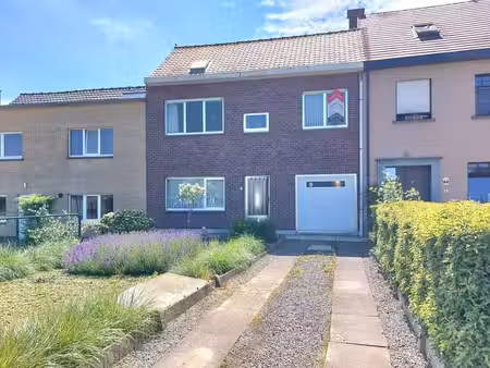 super gelegen rijwoning met garage