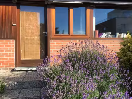 joli appartement situé au rez-de-chaussée