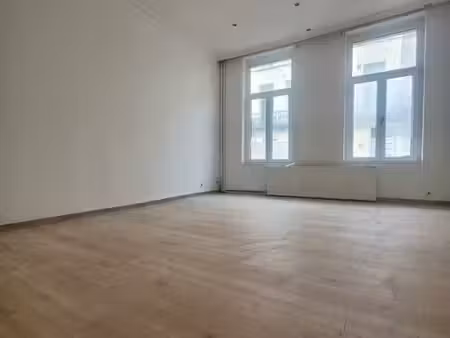 appartement 4 ch à louer schaerbeek, 115m²