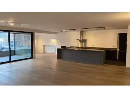 superbe 145m2 appartement loft 2 chambres 2 sdb à 250m metro