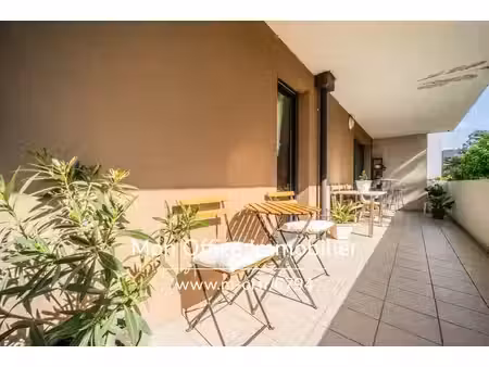 référence : 6794-tca - appartement 3 pièces - terrasse de 30m2 - parking de copropriété - 