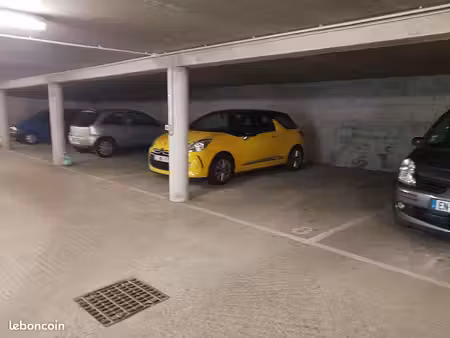 parking, 57, ave galline s/sol sécurisé
