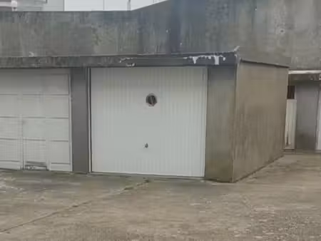 garage/box de stockage 18m² centre ville/mairie