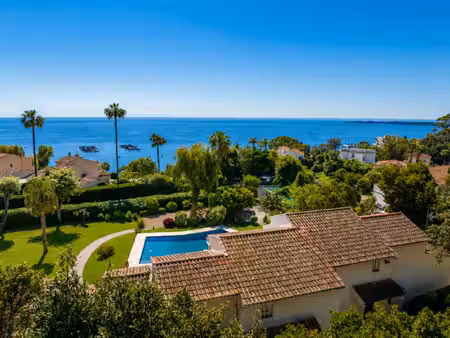 villa de luxe à vendre dans le quartier la californie