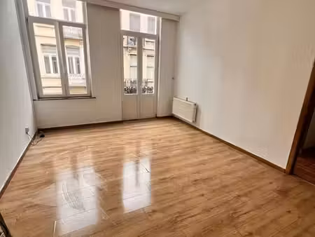 appartement 2 chambres, schaerbeek. lumineux.
