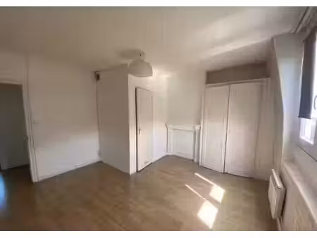 location appartement 2 pièces 31 m² à lille (59000), 540 €