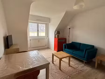 dans une résidence sécurisée avec parking studio de 32m2 au 3ème étage d’un immeuble calme