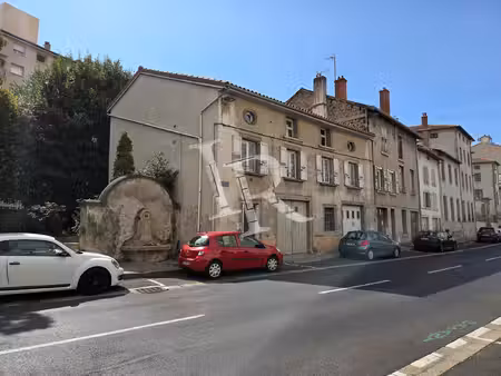 maison à rénover avec 2 garages