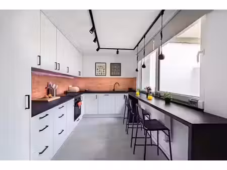 chambre privée lumineuse avec sdb - coliving parc josaphat