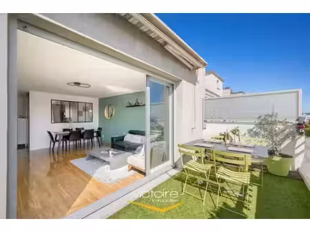 villeurbanne - coeur gratte-ciel - t5 de 110 m², dernier étage, terrasse et garage