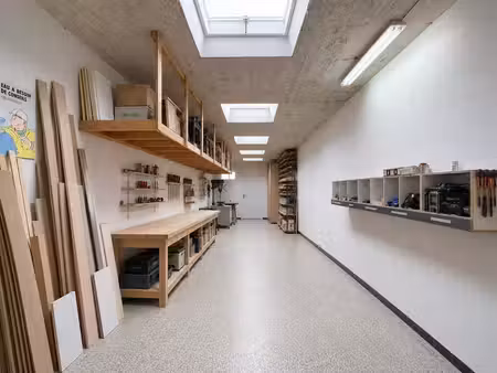porte de hal / bel atelier de 140m²