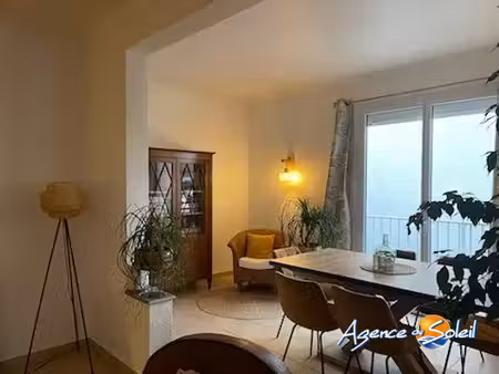 beau t2 avec balcon a 200m de la plage