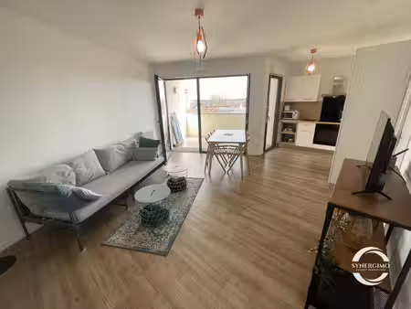 spacieux t2 de 49 m2+ parking couvert quartier euratlantique
