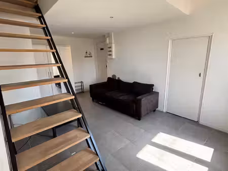 type 3 en duplex meublé rue flegier / gare saint charles 13
