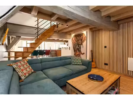 duplex rénové t4 au 2d étage d'une petite copropriété ancien