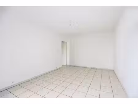 t3 + box en sous-sol / rue du rouet / 13008