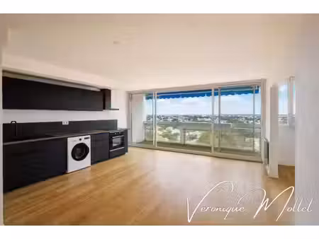 mérignac – 10e et dernier étage, la vue comme horizon - garage disponible en option -