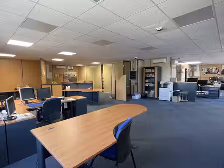 zone commerciale, bureaux de 227m2