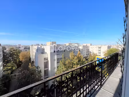 appartement 2 pièces avec un extérieur et place de parking !