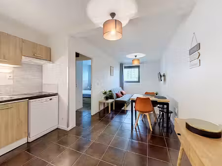 appartement t2 meublé de 32,5 m² avec parking ? bordeaux nord